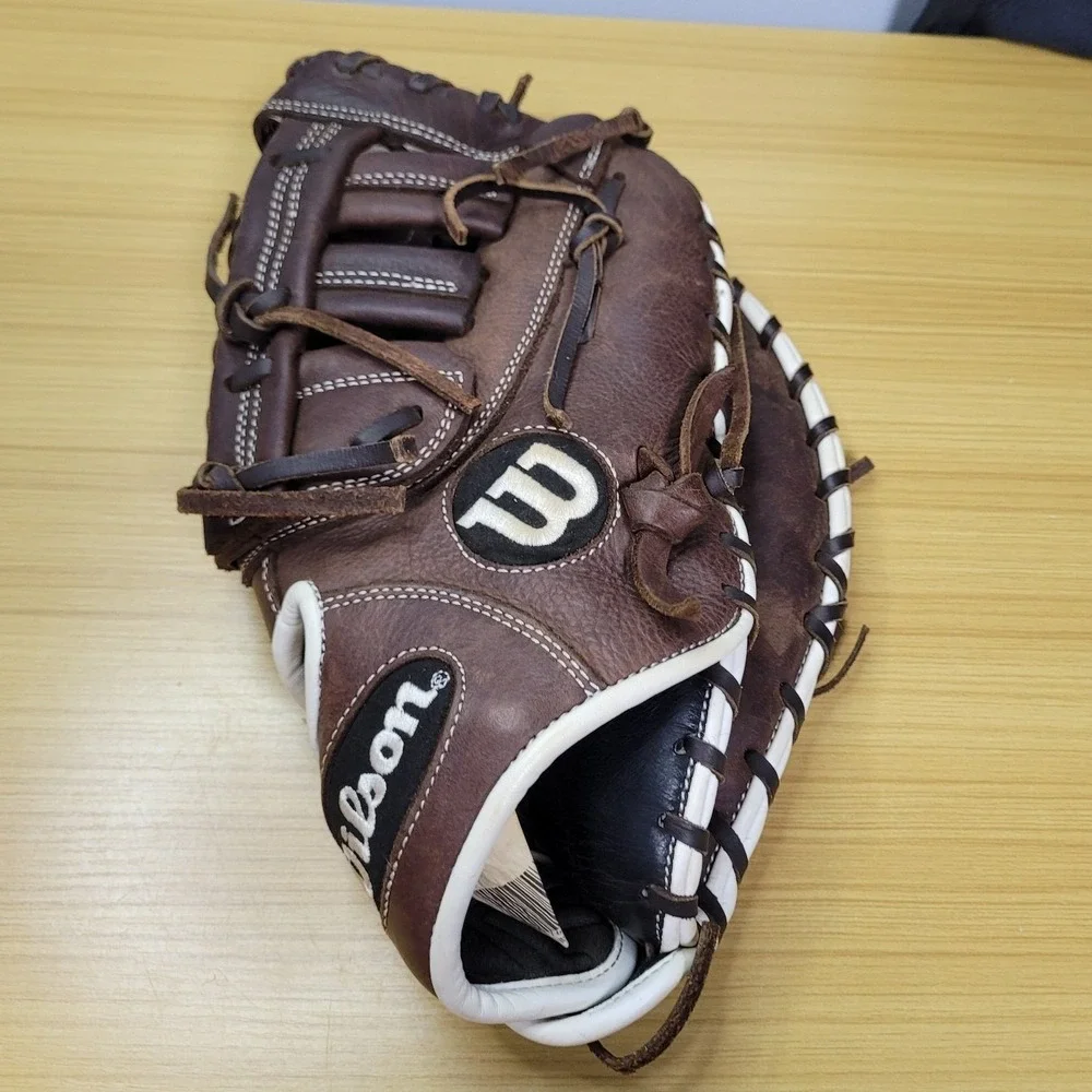 Wilson A900 First Basemen's Baseball Glove 12